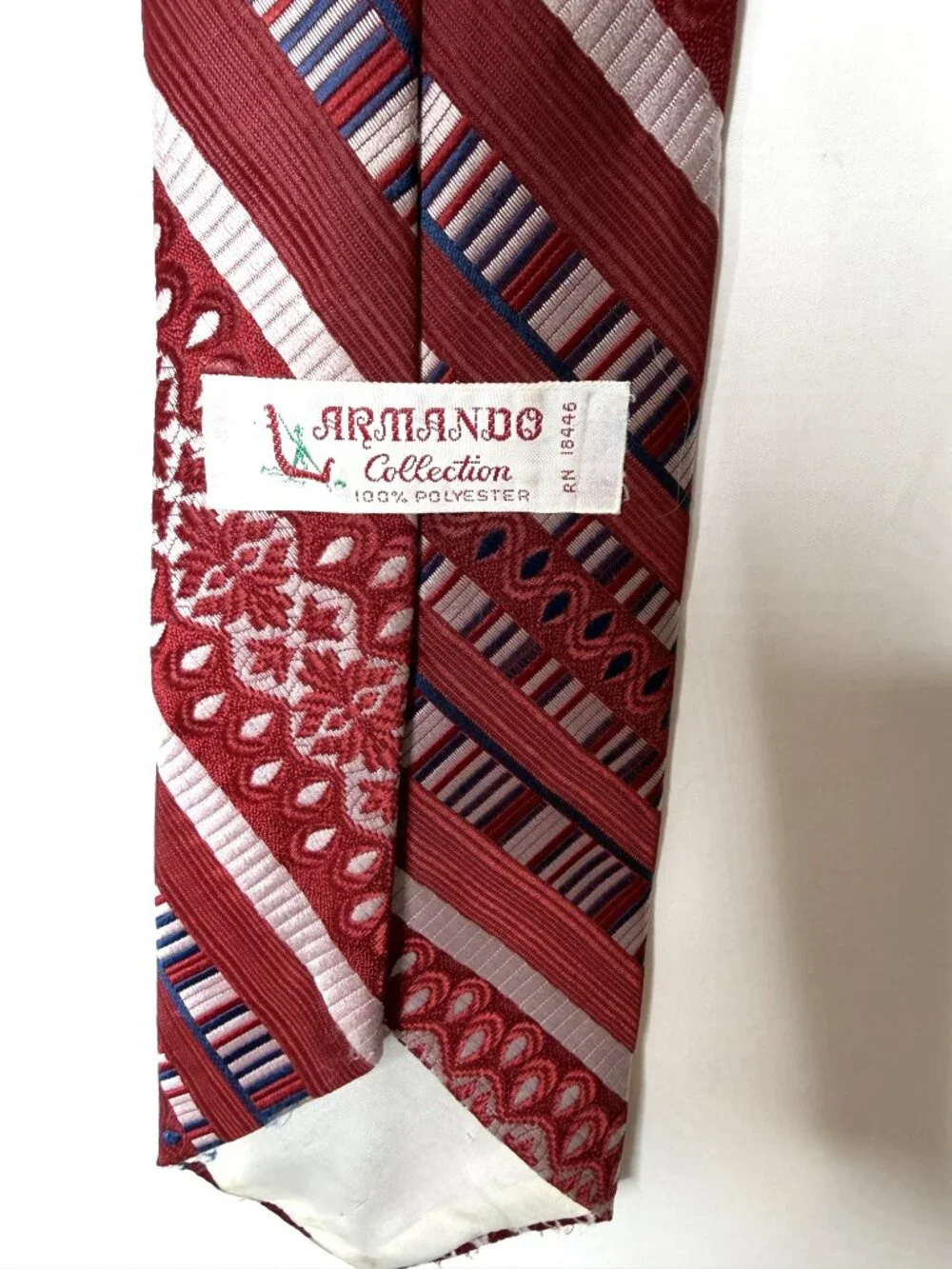 Vintage Armando Collection 1970’s Mens Neck Tie 4 ¼” Wide Red Blue Gray Necktie